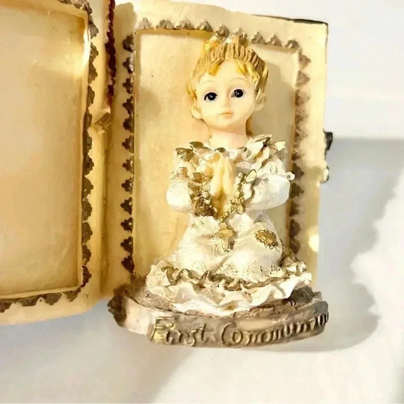 1st First Communion Rustic Book Picture Frame Kneeling Praying GIRL - Picture 6 of 9